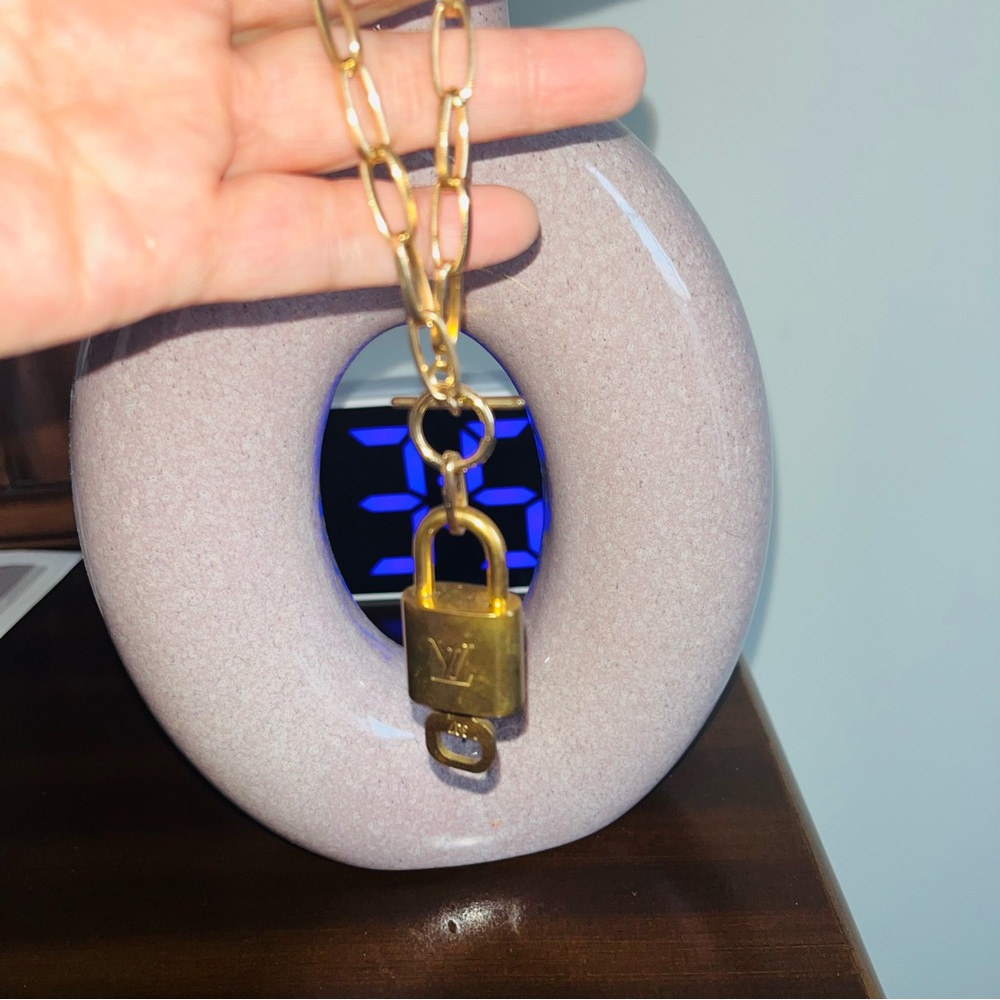 Stylish Gold Chain!  LV Lock and Key Authentic